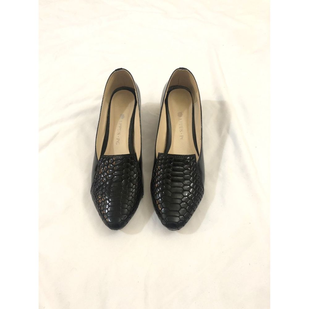 Appush PG mid pointed black heels 8.5